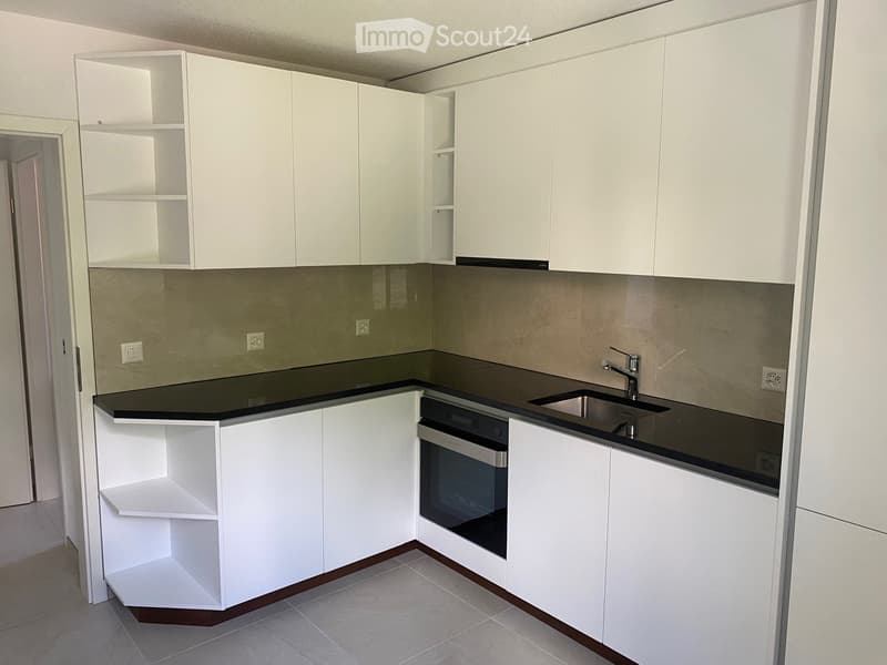Top-Aussicht & Stadtnah: Frisch renovierte 3.5-Zi.-Wohnung (4)