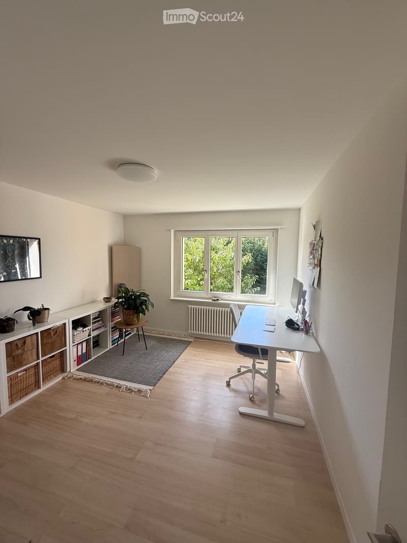 Möblierte 3.5-Zimmer-Wohnung mit Garten in Zumikon (4)