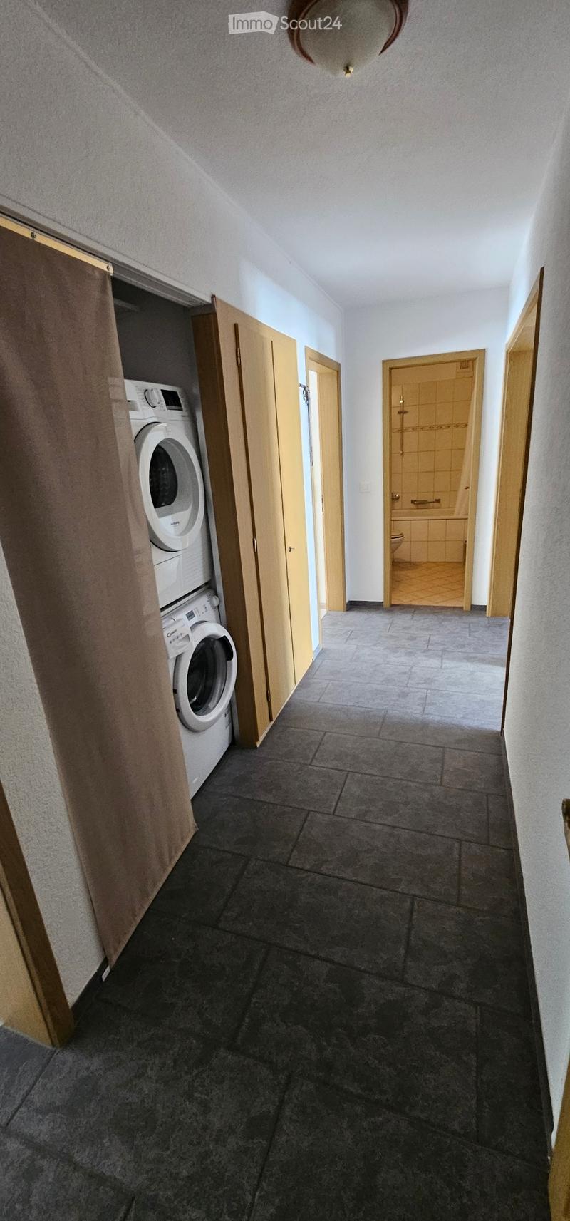 4.5 Zimmerwohnung 2250 inklusive Nebenkosten und Garage (1)