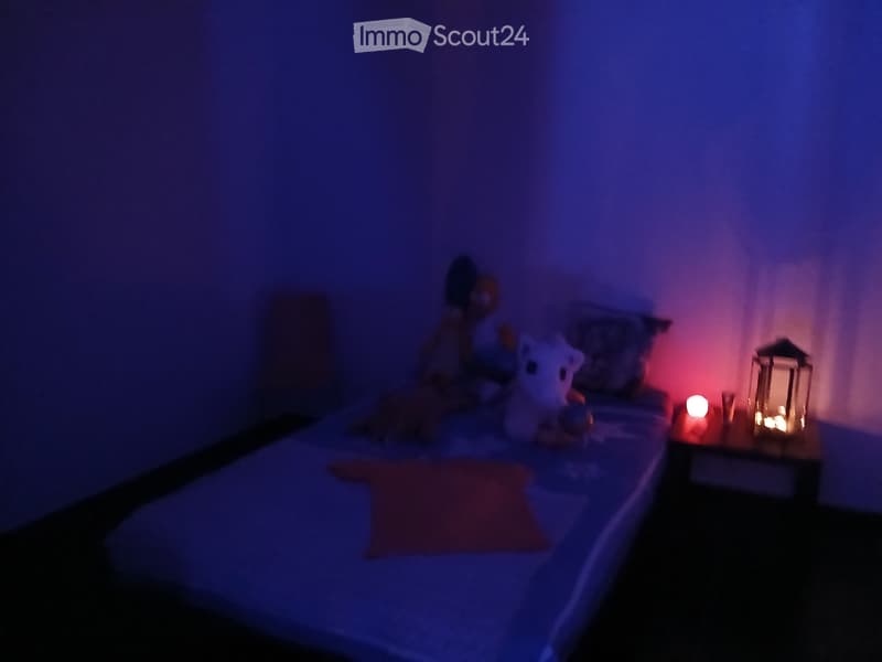 Tolles Zimmer mit eigenem Bad und Badewanne (1)