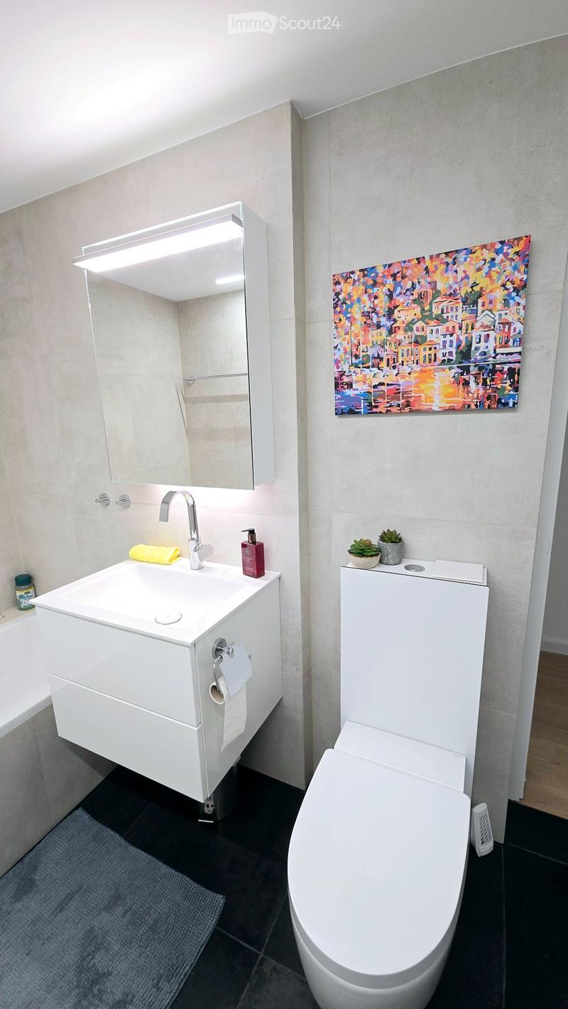 Helles, möbliertes Zimmer mit direktem Zugang zur Terrasse (4)