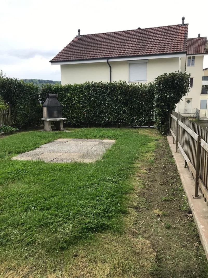 4 Zimmerwohnung mit Rasenplatz (2)