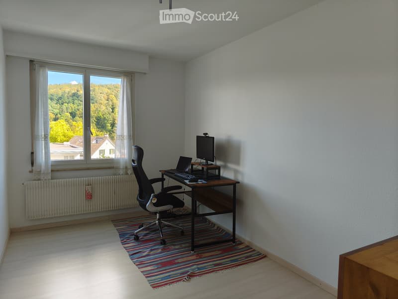 Bright 3.5-Room Apartment with Balcony in Adliswil (5)