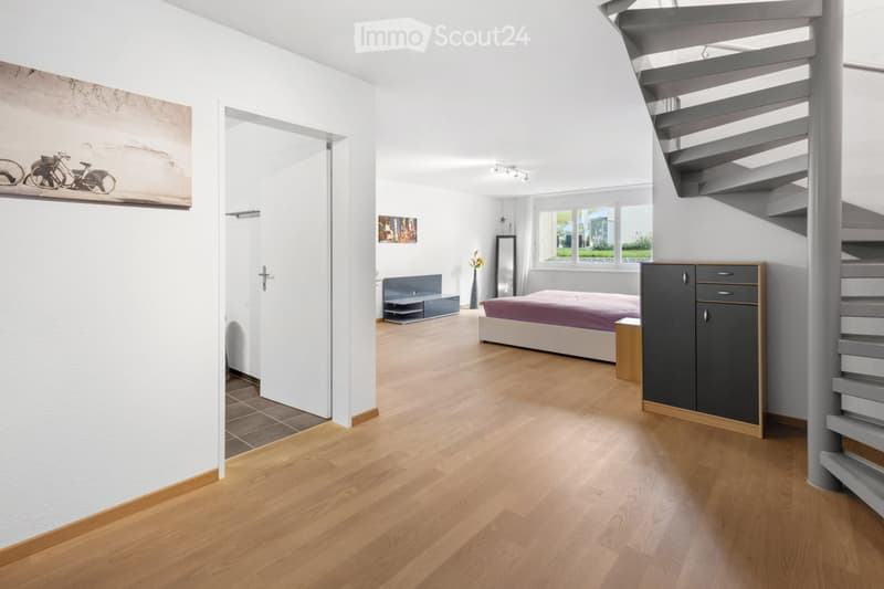 5.5-Zimmer-Gartenwohnung mit viel Platz in Winkel ZH (3)