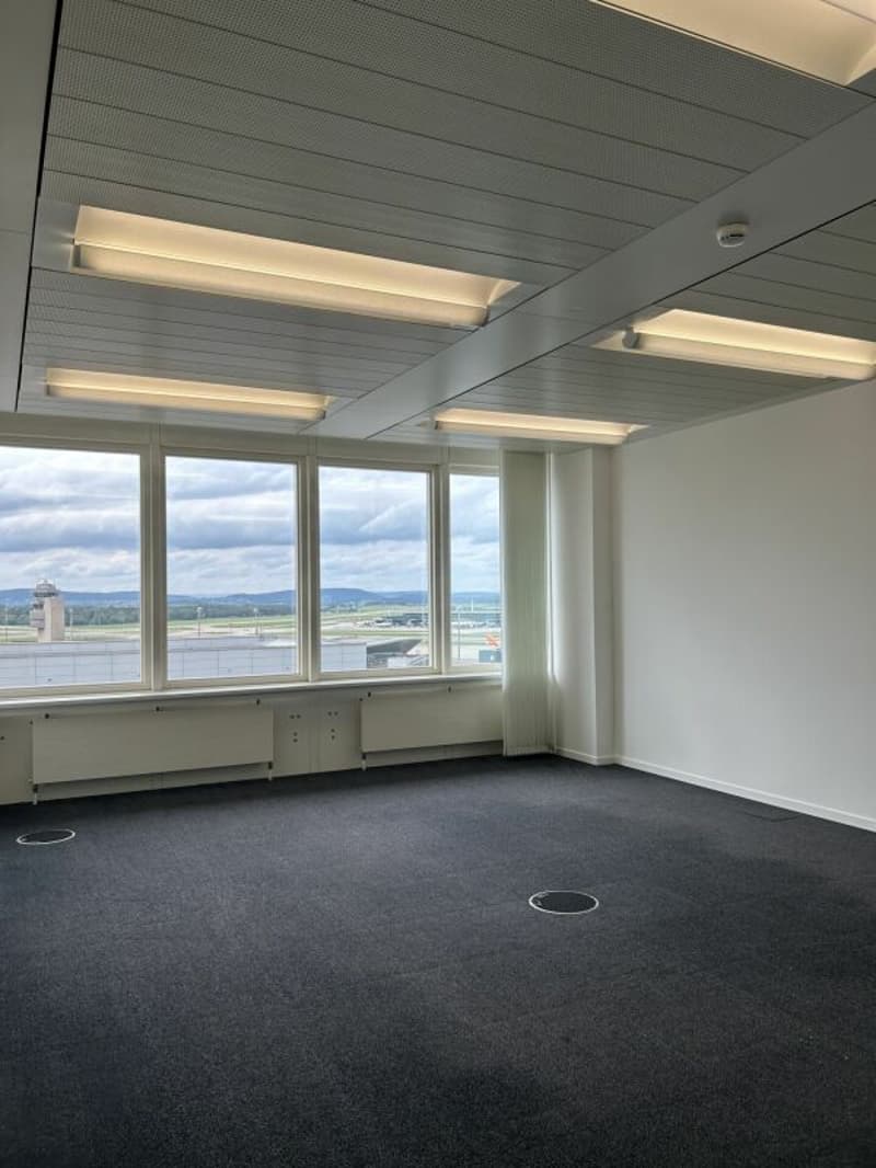 Prime Center 1 - Bloc de bureaux avec vue sur le trafic aérien (4)