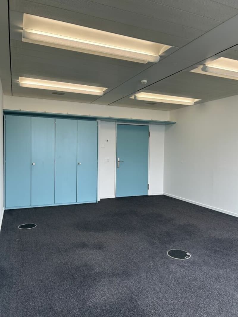 Prime Center 1 - Bloc de bureaux avec vue sur le trafic aérien (2)