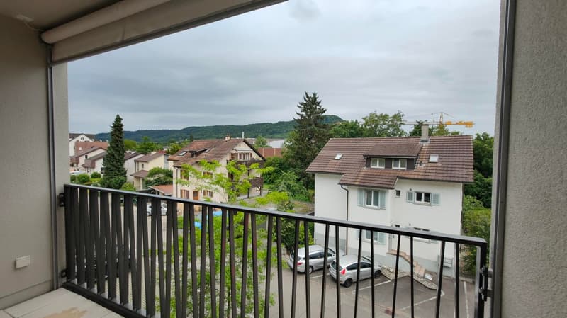 Moderne 2.5-Zimmer-Wohnung mit Loggia (9)