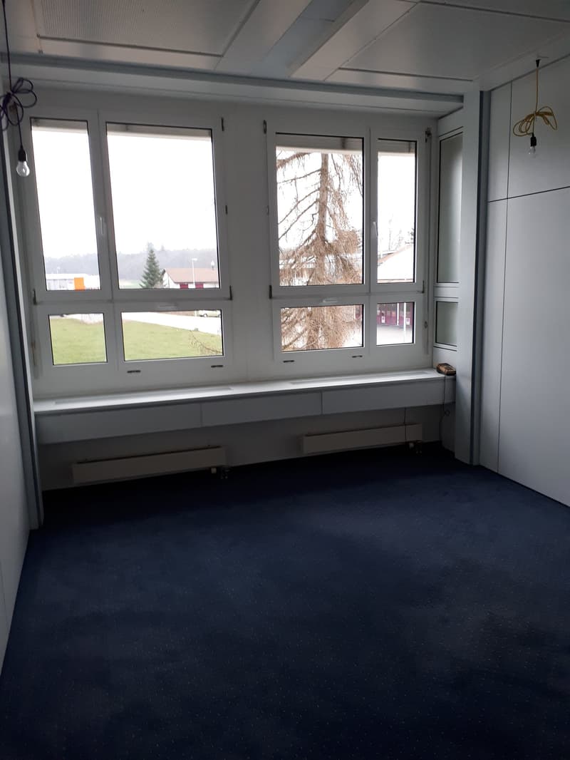 Bright office space in a quiet location! (4)