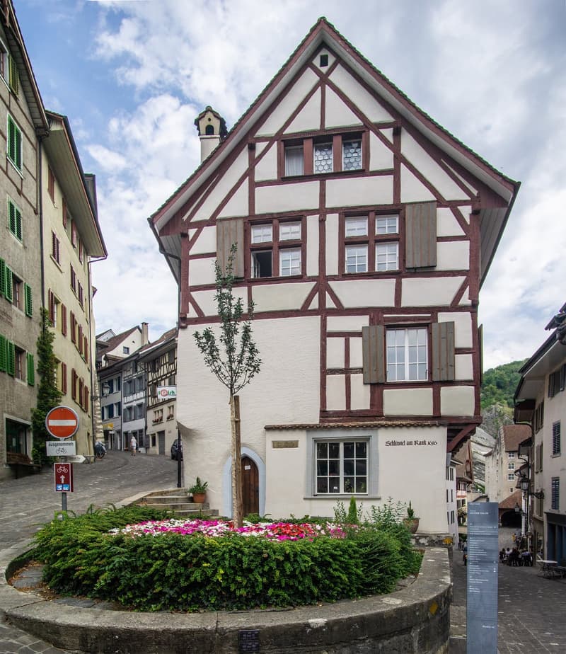 Attractive furnished attic apartment in the old town (1)