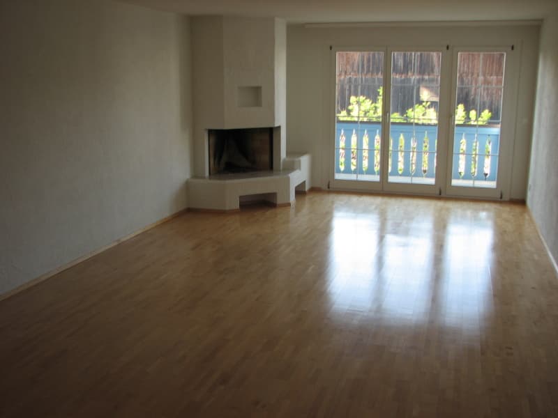 Grosszügige 5-Zimmer-Wohnung mit Cheminée und Balkon in Neerach (5)