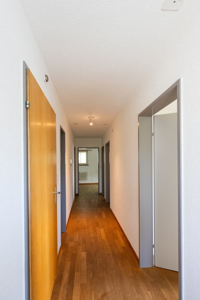 Charmante 3-Zimmer-Wohnung mit Bergblick in Davos (2)