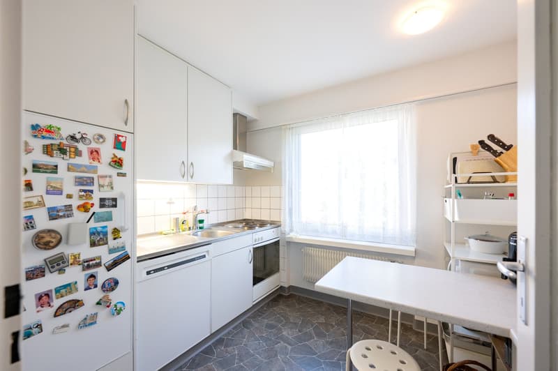 Charmante 3.5-Zimmer-Dachwohnung mit Balkon und Bergblick in Davos Platz (8)