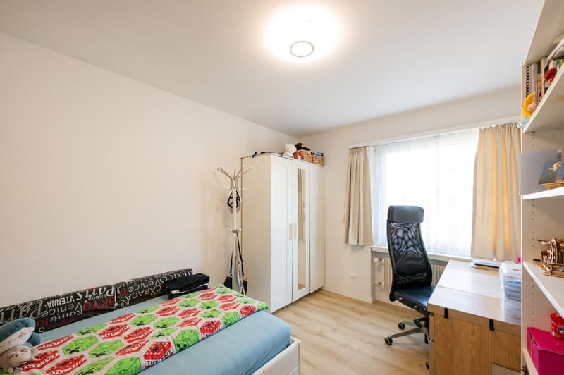 Charmante 3.5-Zimmer-Dachwohnung mit Balkon und Bergblick in Davos Platz (13)