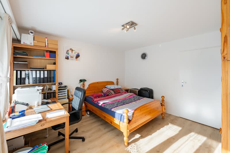 Charmante 3.5-Zimmer-Dachwohnung mit Balkon und Bergblick in Davos Platz (15)