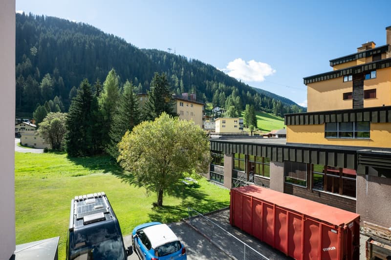 Moderne 5.5-Zimmer Gewerbefläche an der Mattastrasse 9 in Davos Platz (24)