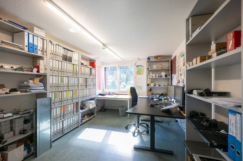 Moderne 5.5-Zimmer Gewerbefläche an der Mattastrasse 9 in Davos Platz (12)