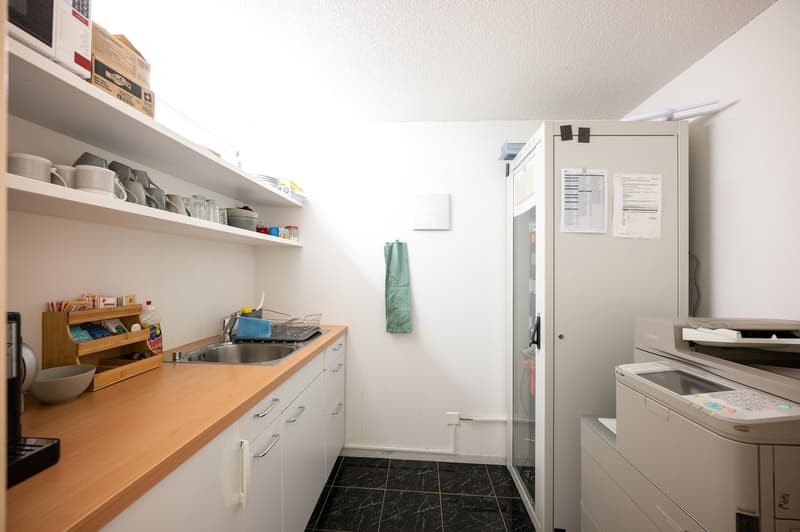 Moderne 5.5-Zimmer Gewerbefläche an der Mattastrasse 9 in Davos Platz (17)
