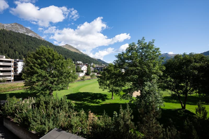 Moderne 5.5-Zimmer Gewerbefläche an der Mattastrasse 9 in Davos Platz (25)