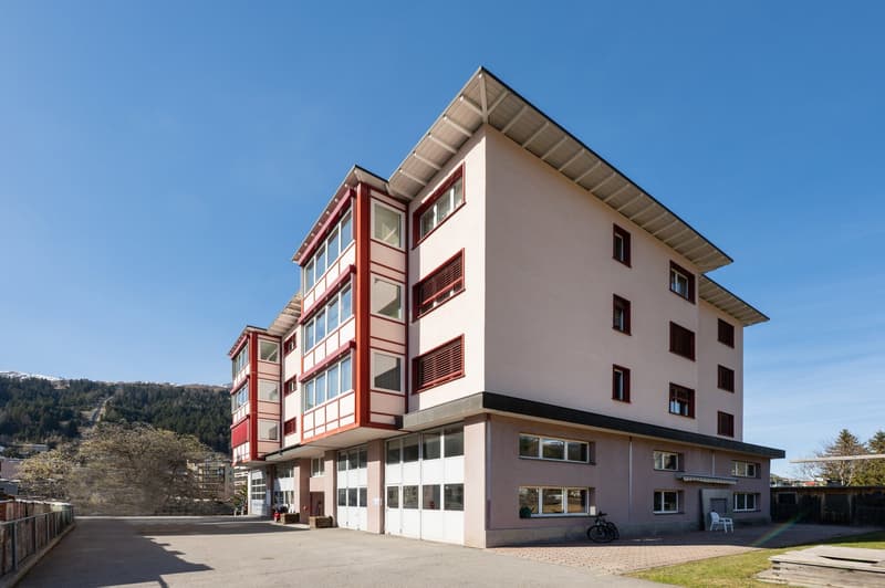 Moderne 5.5-Zimmer Gewerbefläche an der Mattastrasse 9 in Davos Platz (1)