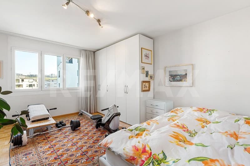 Spacious 4.5(-5.5)-room apartment on the 2nd floor with a view (8)