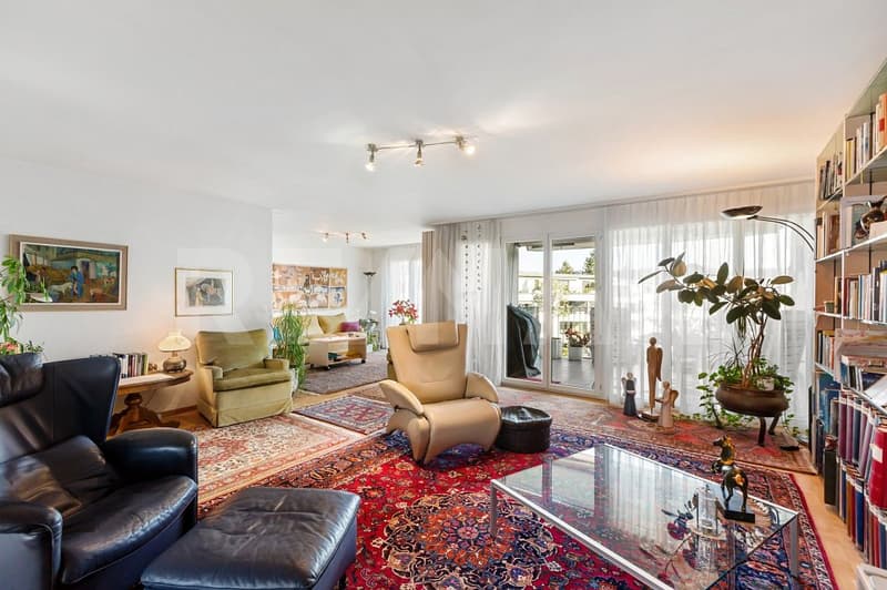 Spacious 4.5(-5.5)-room apartment on the 2nd floor with a view (6)