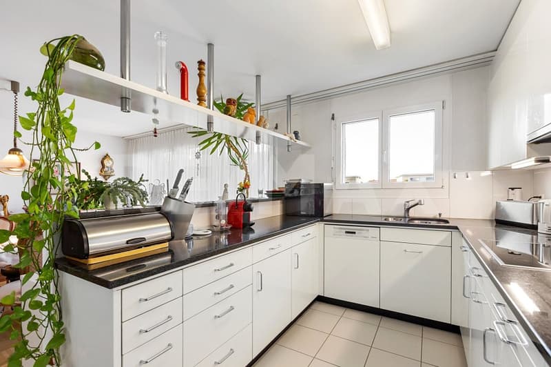 Spacious 4.5(-5.5)-room apartment on the 2nd floor with a view (10)