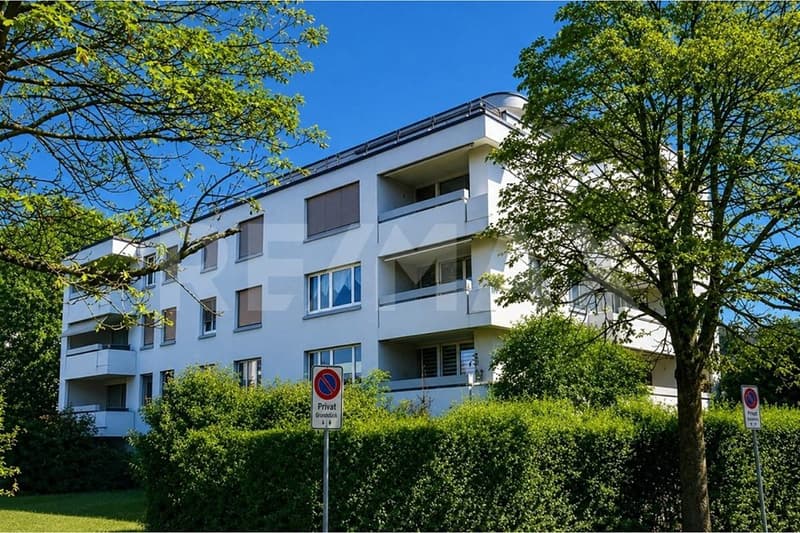 Bright 3.5-room owner-occupied apartment with balcony in a quiet residential area (2)