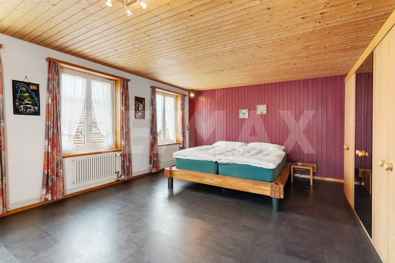 Nature-oriented 6.5-room single-family house with a lot of surrounding space (9)