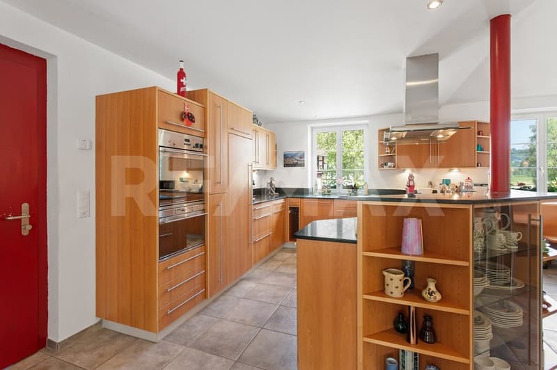 Nature-oriented 6.5-room single-family house with a lot of surrounding space (6)
