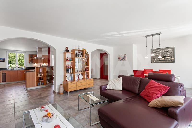 Nature-oriented 6.5-room single-family house with a lot of surrounding space (7)