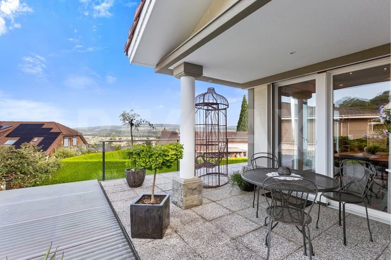 Grande casa familiare con vista panoramica, appartamento e potenziale di sviluppo (4)