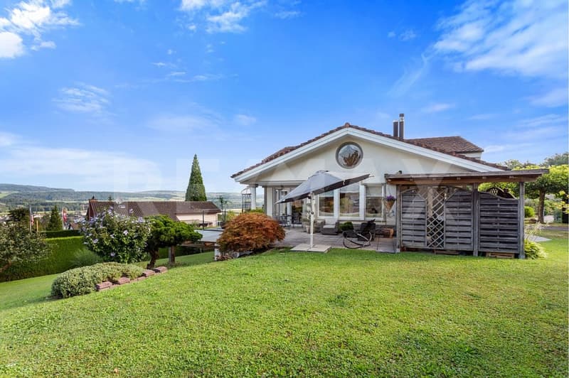 Grande casa familiare con vista panoramica, appartamento e potenziale di sviluppo (5)