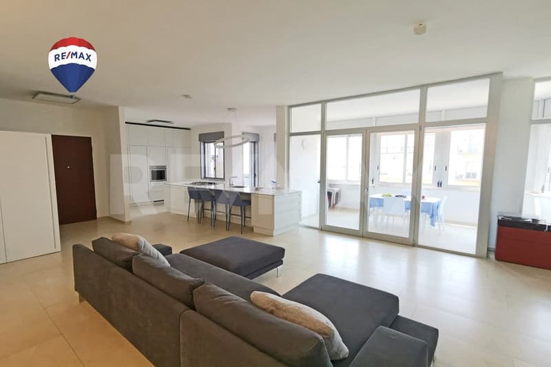 Bright and modern 3.5-room apartment in a central location (1)