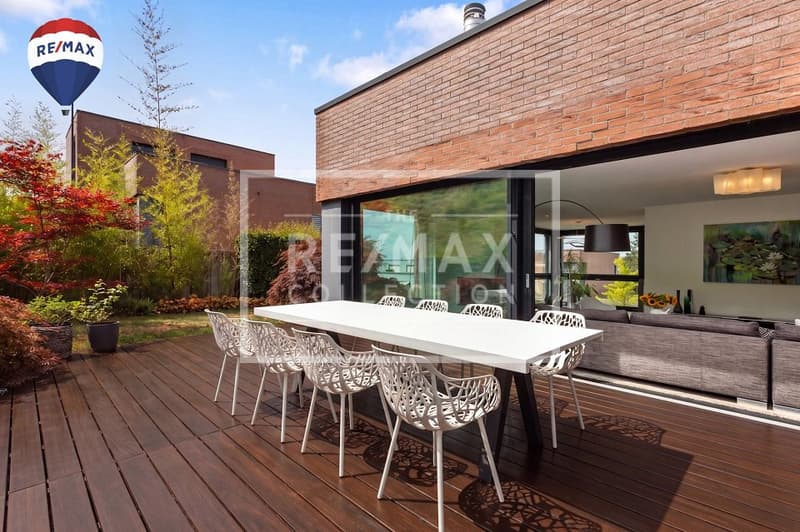 Exclusive 7-room single-family house with fantastic views (1)