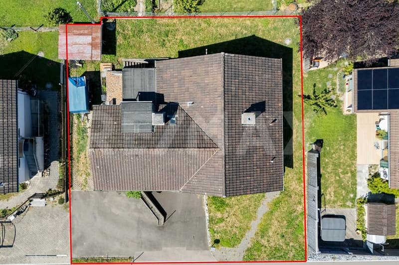House with Potential: Renovation or New Build (2)