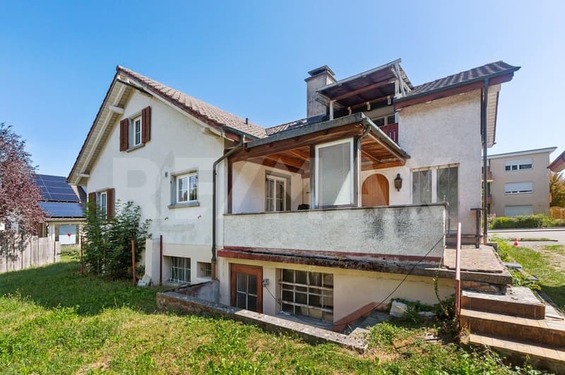 House with Potential: Renovation or New Build (3)