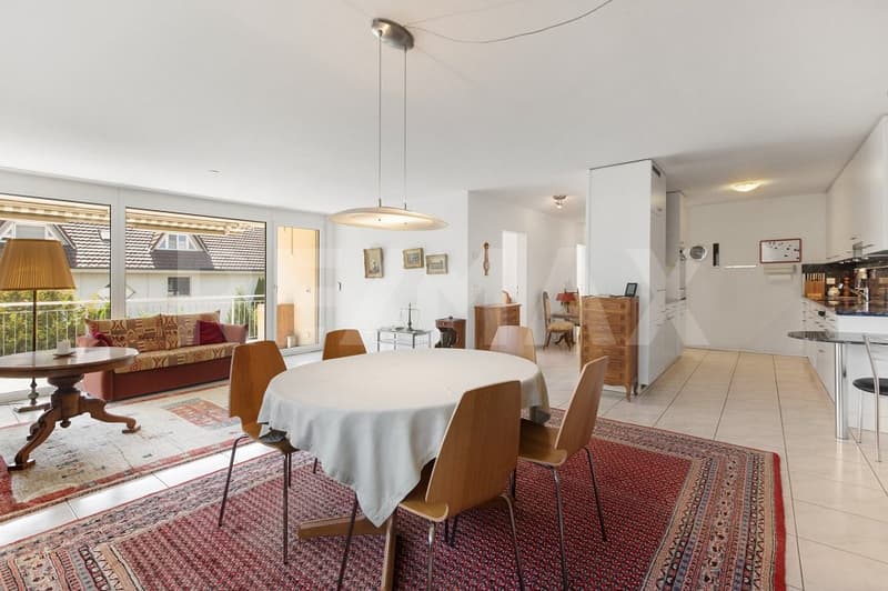 Helle 4.5-Zi.-Wohnung an ruhiger und zentraler Wohnlage (3)