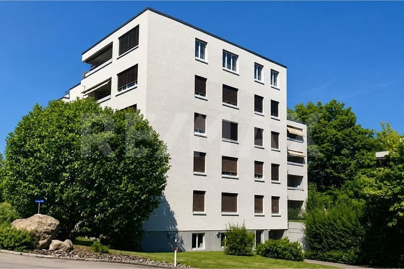 Helle 3.5-Zi.-Eigentumswohnung mit Balkon an ruhiger Wohnlage (2)
