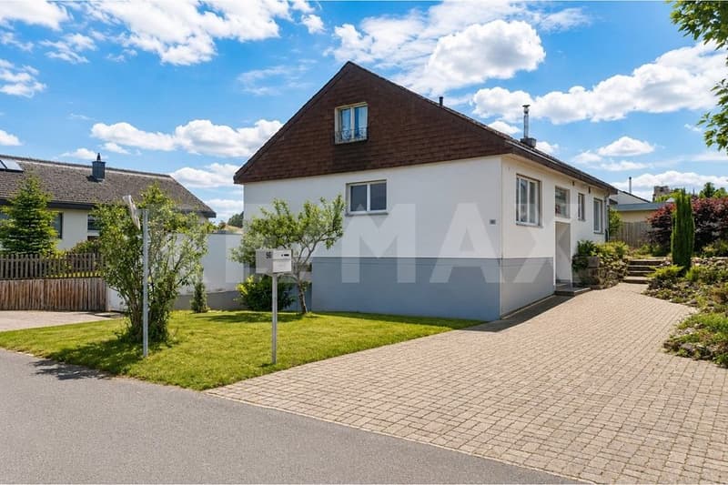 Freistehendes 8-Zi.-Einfamilienhaus mit grosszügiger Gartenanlage (12)