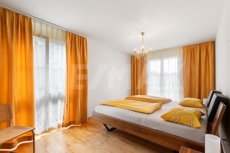 5.5-Zimmer-Reiheneckhaus mit viel Privatsphäre und Weitblick (7)