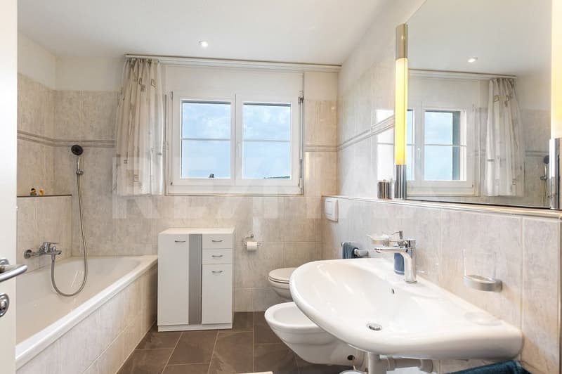 5.5-Zimmer-Reiheneckhaus mit viel Privatsphäre und Weitblick (9)