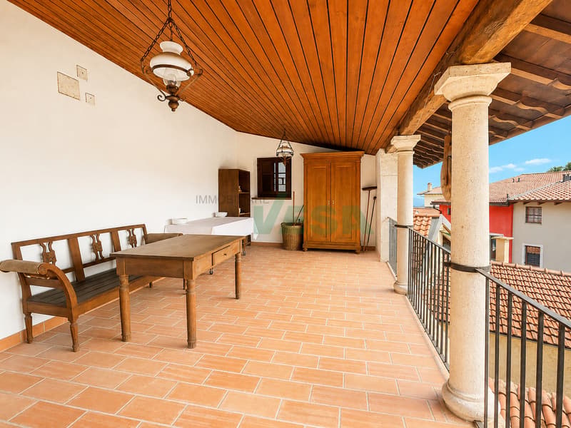 Affascinante ampia casa di nucleo con un grande e splendido giardino (6)