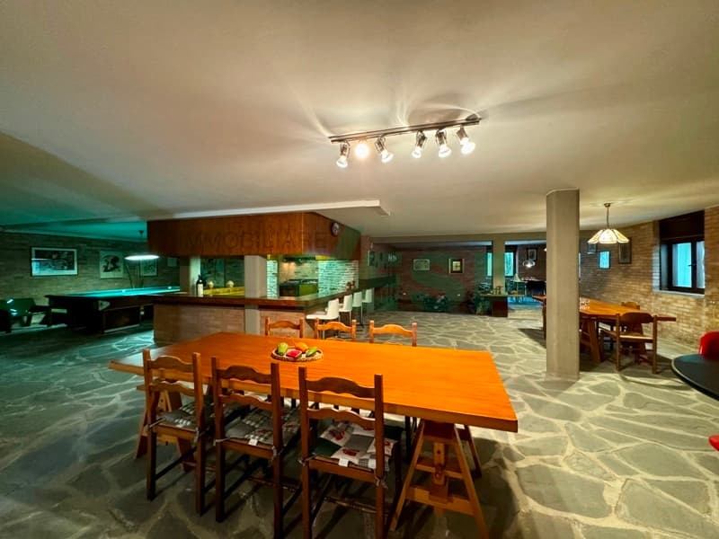 Wonderful property on the edge of beautiful San Gimignano, Tuscany (11)