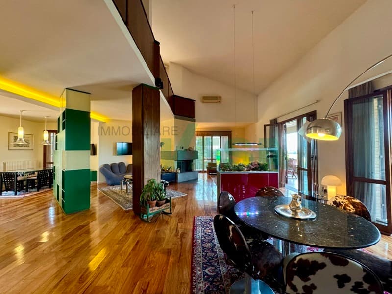 Wonderful property on the edge of beautiful San Gimignano, Tuscany (3)