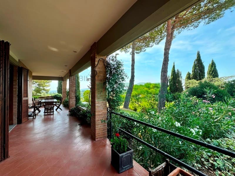 Wonderful property on the edge of beautiful San Gimignano, Tuscany (4)