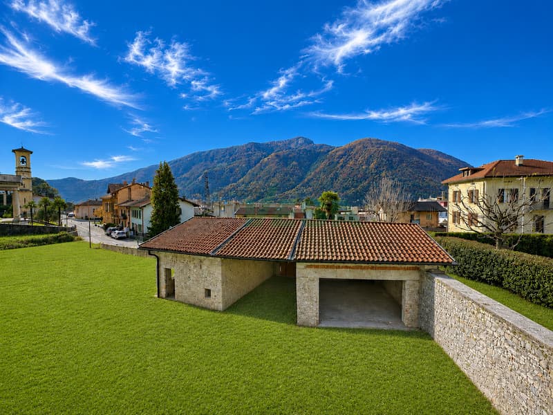 Bel terreno edificabile in splendida posizione tranquilla e soleggiata (4)