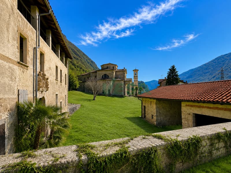 Bel terreno edificabile in splendida posizione tranquilla e soleggiata (3)