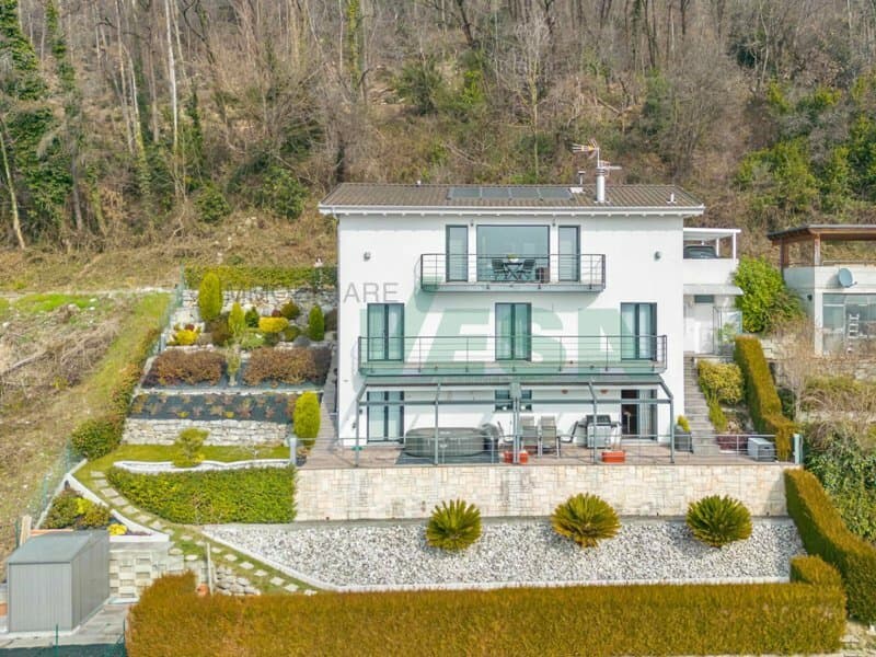 Moderna e luminosa villa mono-bifamiliare con splendida vista aperta (5)
