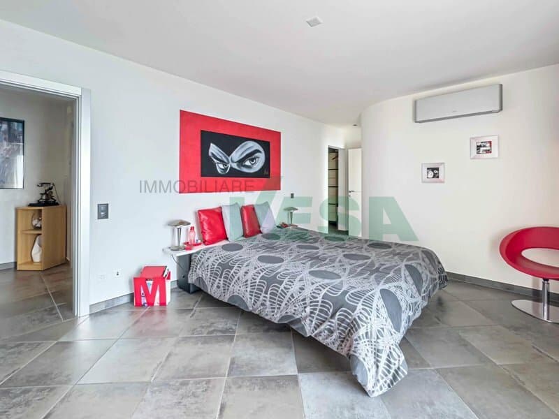 Moderna e luminosa villa mono-bifamiliare con splendida vista aperta (6)