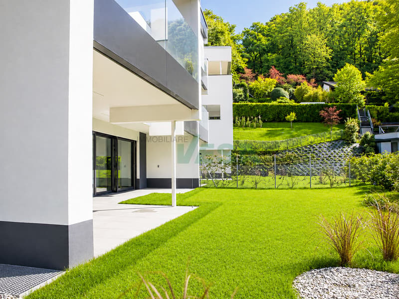 Moderno appartamento 4,5 locali con bella terrazza e giardino privato (9)